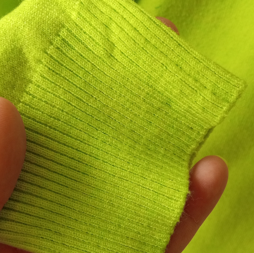 ❌❌sold❌❌Neon Green Boxy Knitted Sweater - Picture 6 of 9